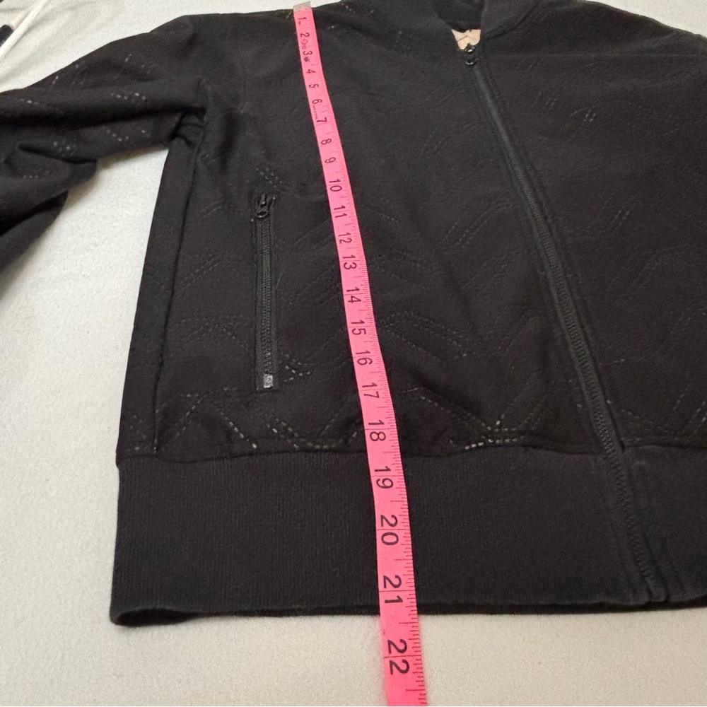 Oiselle Bomber Jacket - Picture 11 of 12